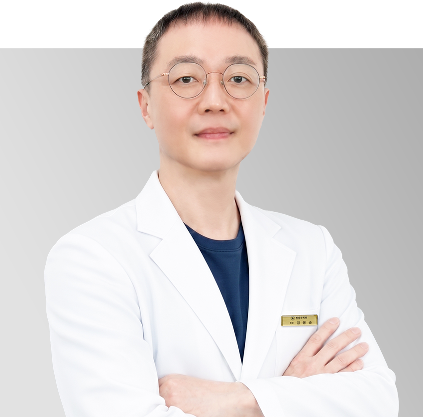 청담수치과 원장 김용순