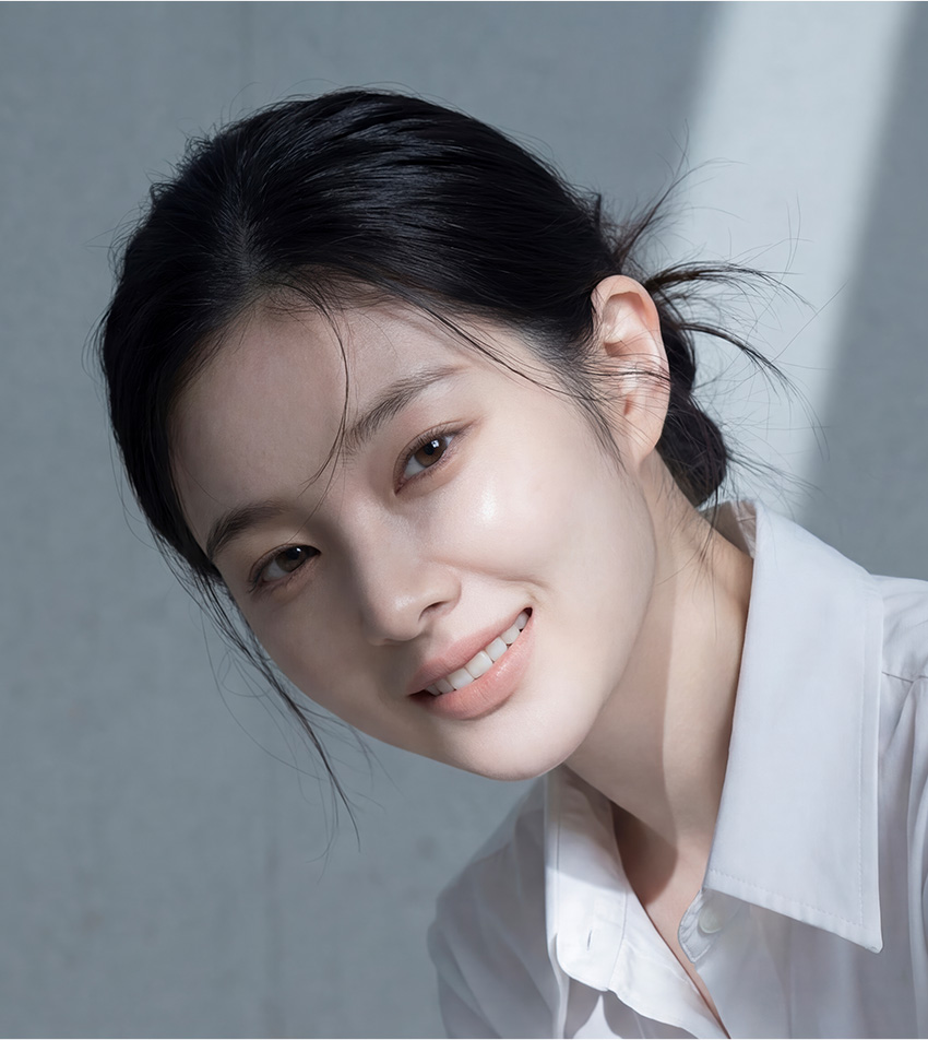 빛을 투과하는 자연스러운 치아